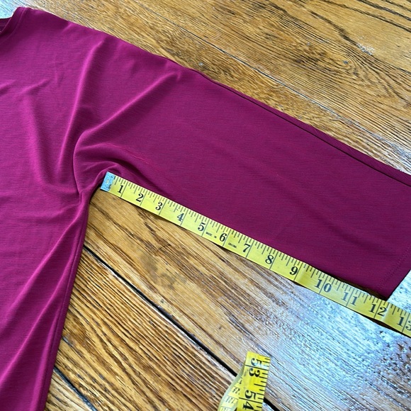 Chico’s size 2 (Size Large), maroon dolman sleeve tunic. Round neck, 3/4 sleeves - Picture 10 of 12